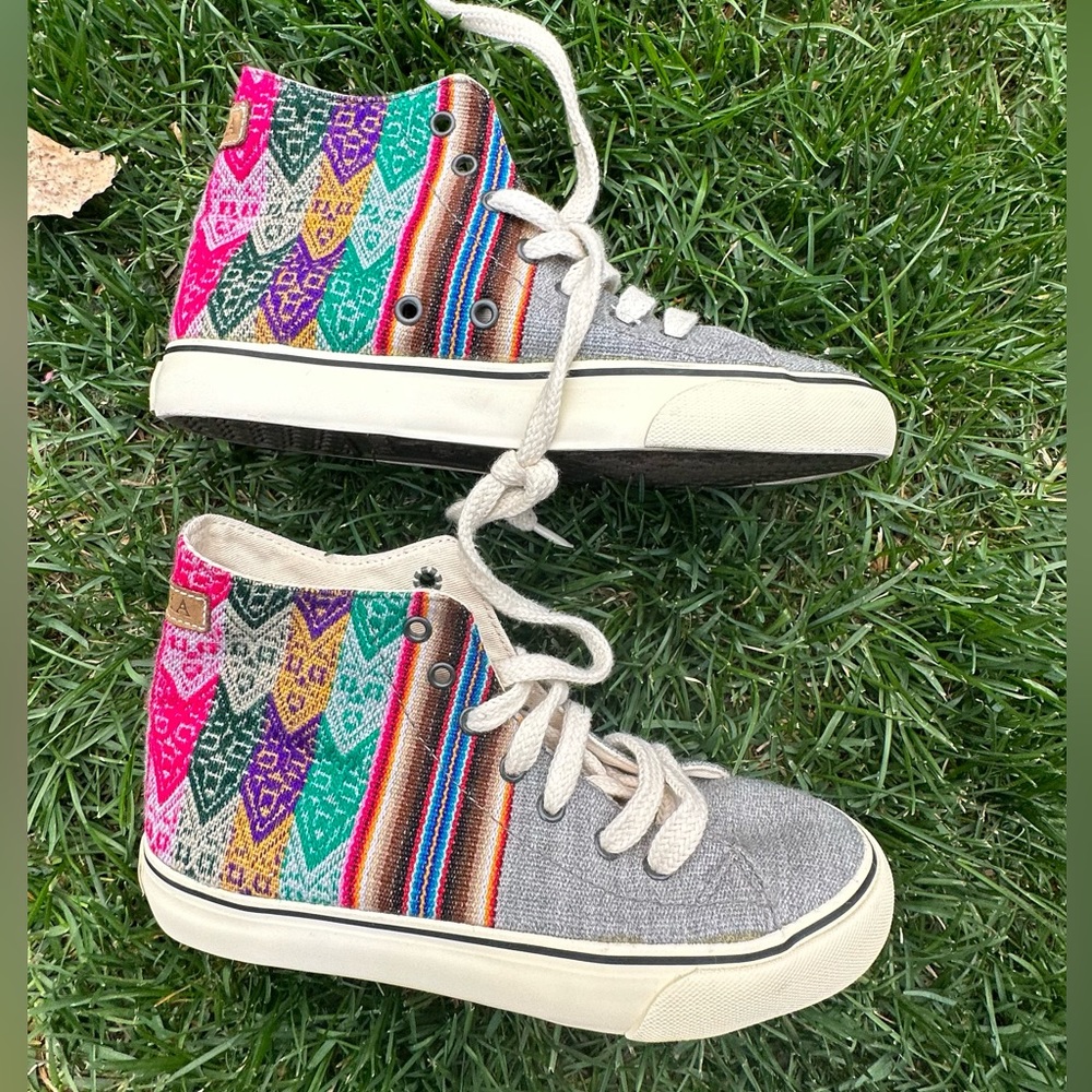 Size 6.5 Mipacha Sneakers